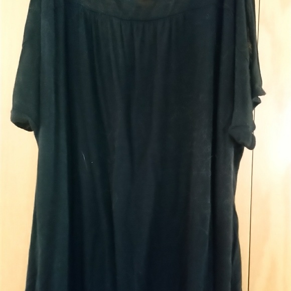 Cold shoulder short sleeve - Picture 2 of 2